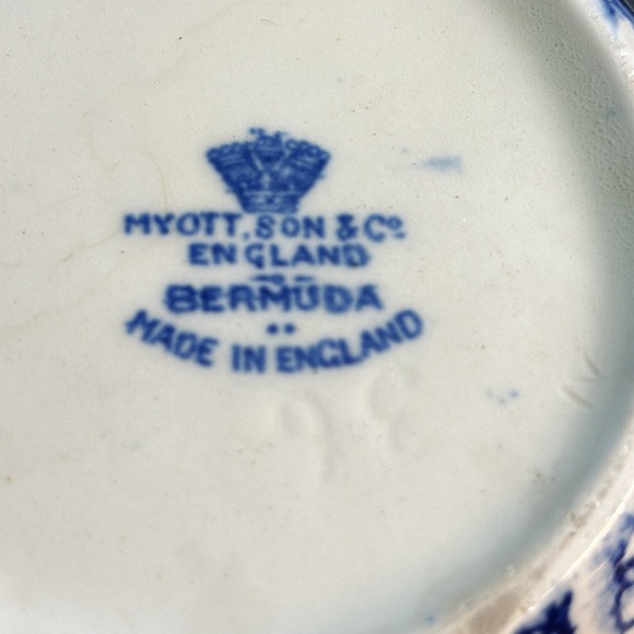 Vintage Myott Son & Co Bermuda Blue & White Rose Pitcher creamer - Picture 7 of 7